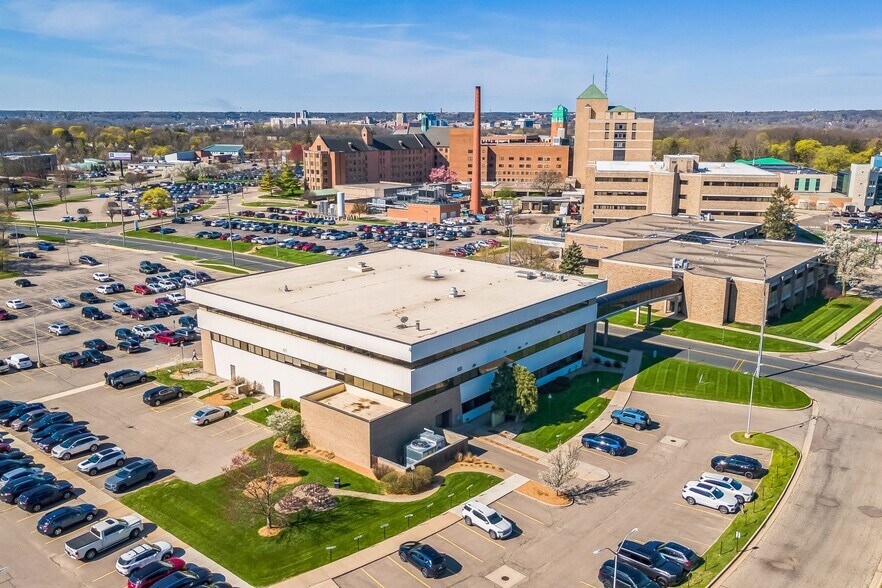 More Photos Of 1722 Shaffer St, Kalamazoo Medical For Lease