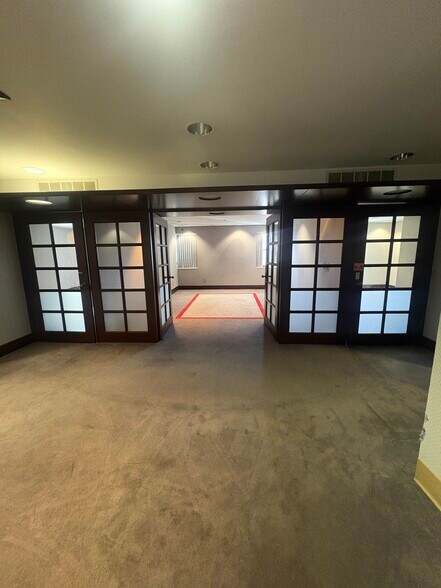 More Photos Of 1130 Vester Ave, Springfield Medical For Lease