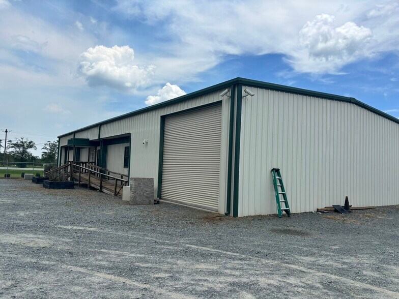 More Photos Of 19300 Valdosta Hwy, Valdosta Light Distribution For Lease