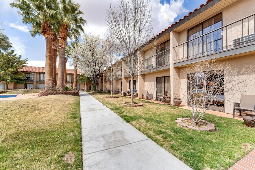 More Photos Of 1450 S Auto Mall Dr, St George Hotel For Sale