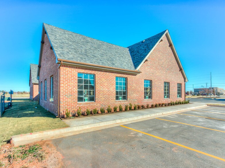 More Photos Of 2240 NW 36th Ave, Norman Medical For Sale