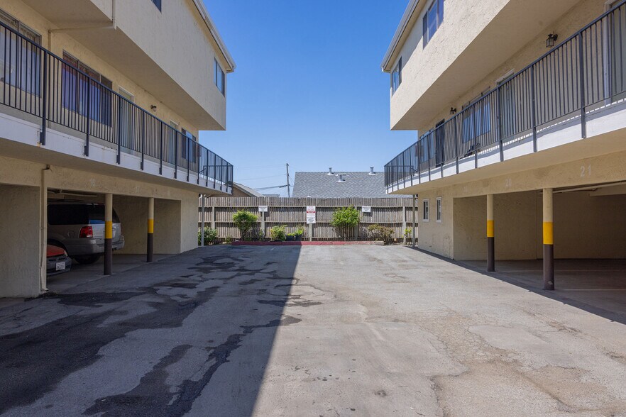 More Photos Of 75 N Hebbron Ave, Salinas Apartments For Sale