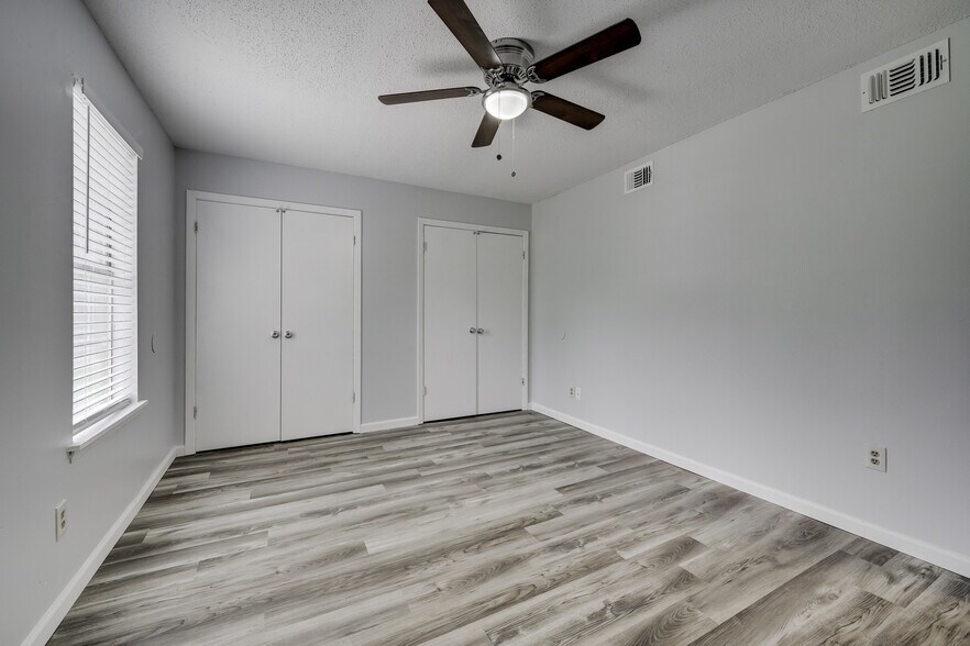 More Photos Of 1906 W Matthews Ave, Jonesboro Apartments For Sale