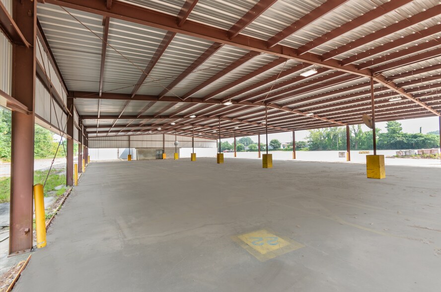 More Photos Of 3240 Summit Ridge Pky, Duluth Warehouse For Lease