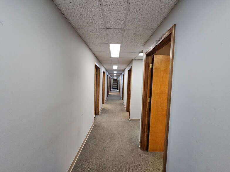 More Photos Of 30 Spring Mill Ct, Mooresville Office For Lease