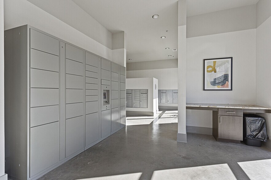 More Photos Of 900 Cinema Dr, Hudson Oaks Apartments For Lease