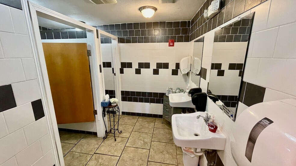 More Photos Of 380 S Railroad St, Parish Storefront Retail Residential For Sale