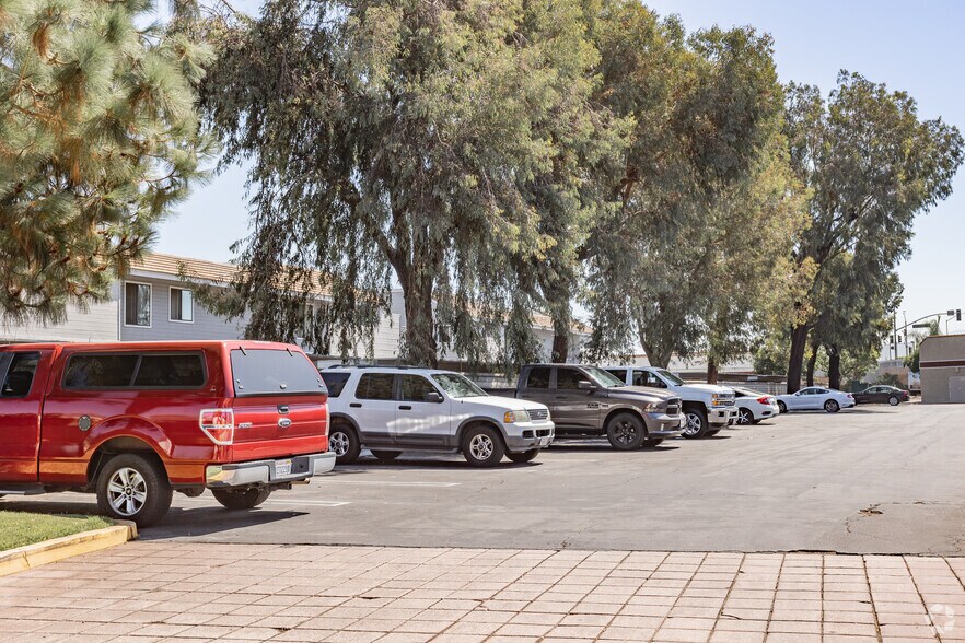 More Photos Of 2001-2099 E Orangethorpe Ave, Placentia Unknown For Lease