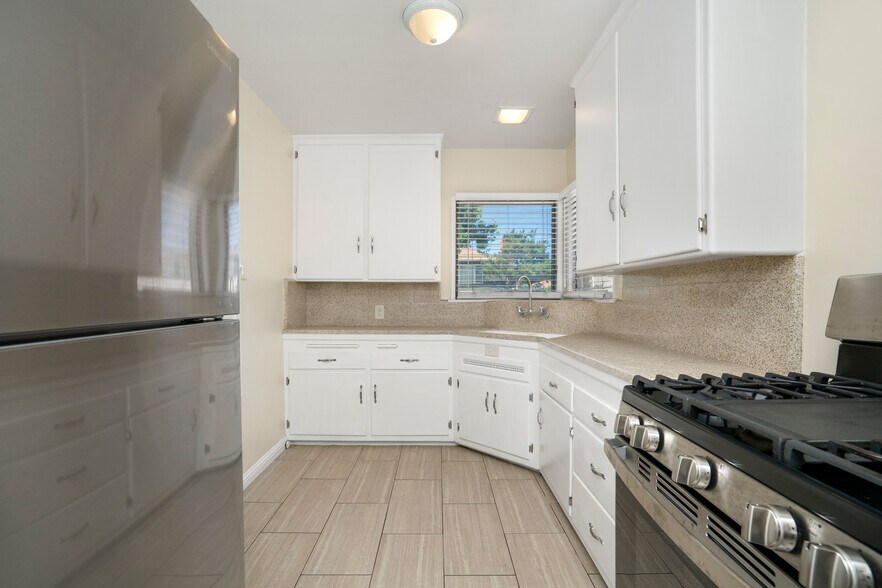 More Photos Of 5918 S Fairfax Ave, Los Angeles Apartments For Sale