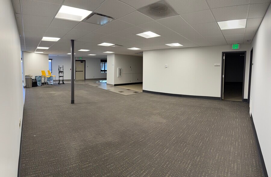 More Photos Of 5926 McIntyre St, Golden Office For Lease