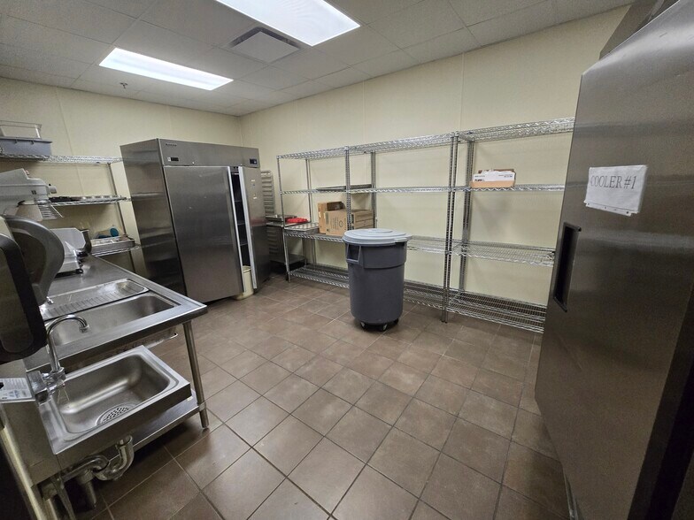 More Photos Of 10450 Hickman Mills Dr, Kansas City Daycare Center For Sale