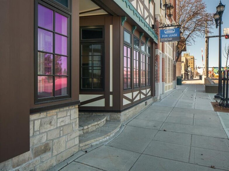 More Photos Of 812-814 S 8th St, Manitowoc Office Residential For Sale