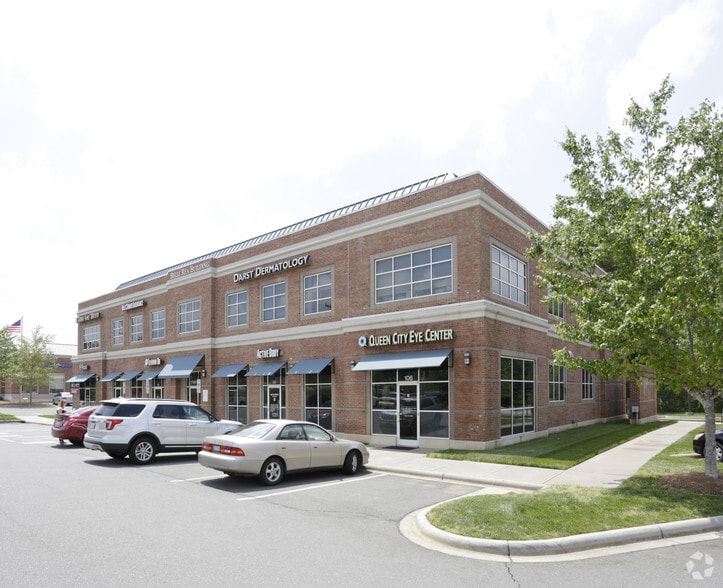 More Photos Of 11301 Golf Links Dr N, Charlotte Medical For Lease