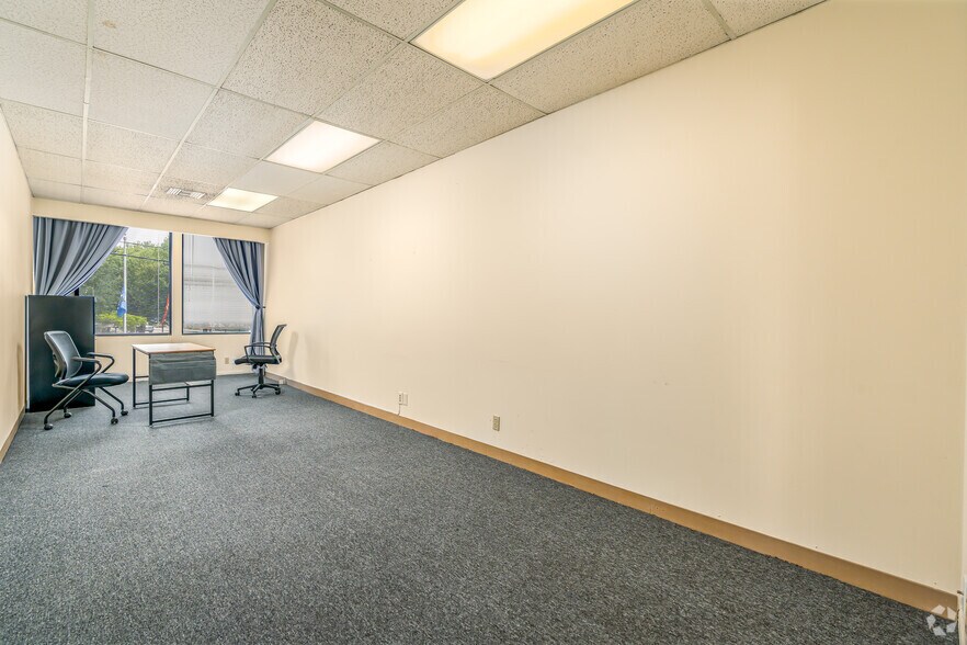 More Photos Of 24303 Walnut St, Santa Clarita Office For Lease