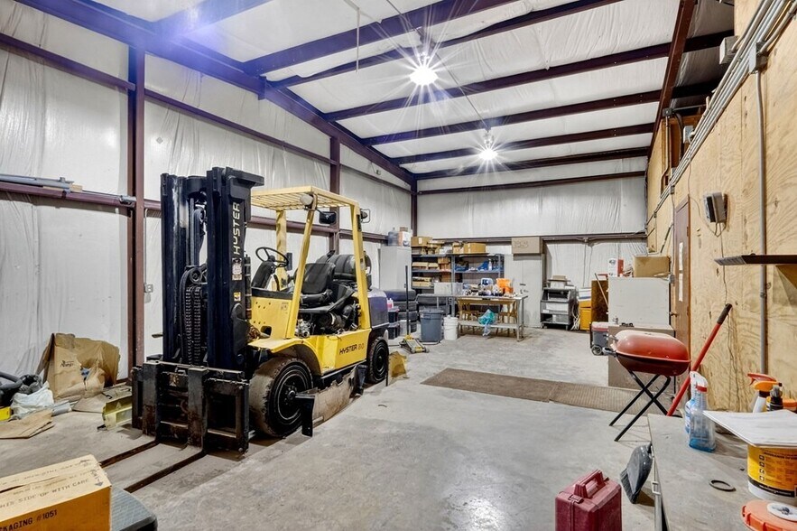 More Photos Of 8316 W I-20, Midland Warehouse For Lease