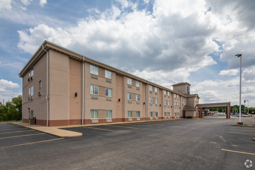 More Photos Of 140 Venita Dr, O'Fallon Hotel For Sale