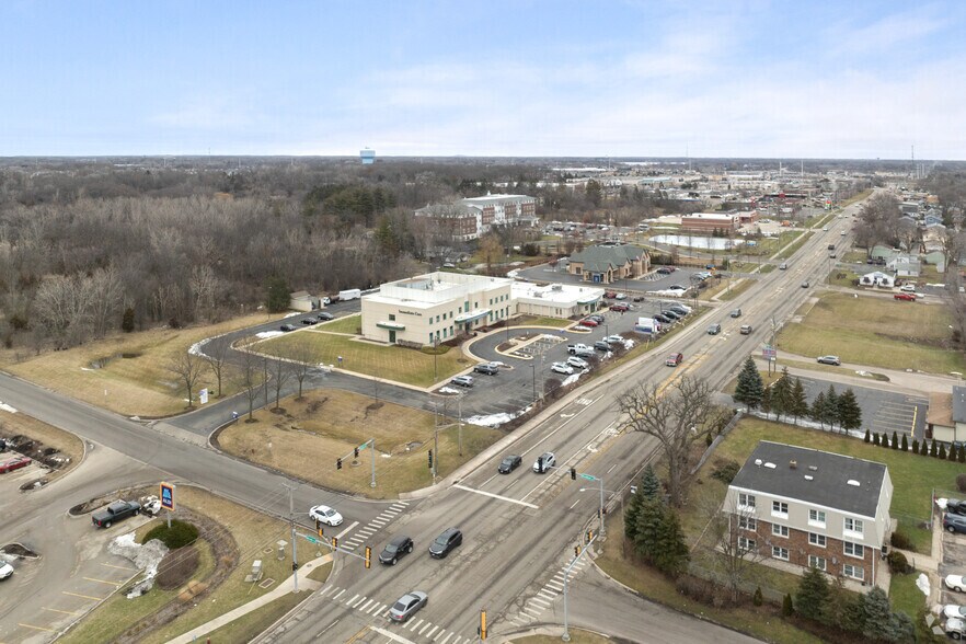 More Photos Of 2 E Rollins Rd, Round Lake Beach Medical For Lease