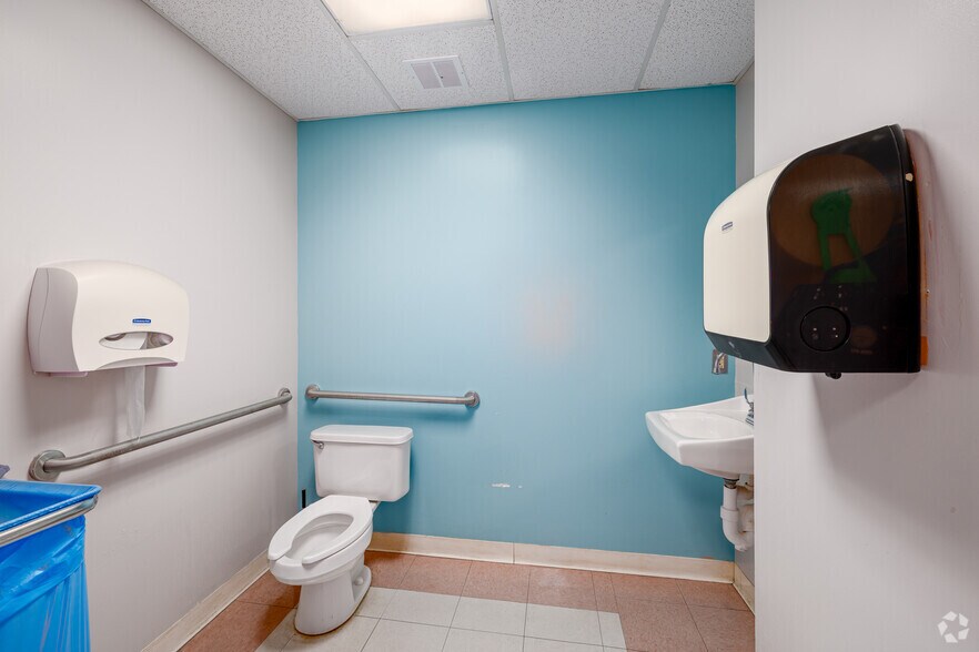 More Photos Of 1133 E Chestnut Ave, Vineland Office For Sale