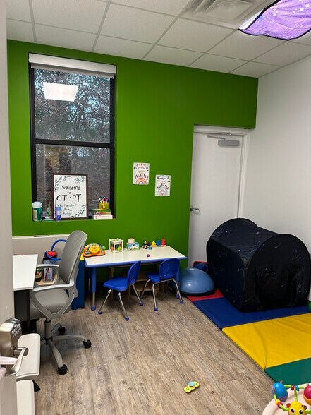 More Photos Of 850-852 Perry Rd, Apex Medical For Lease