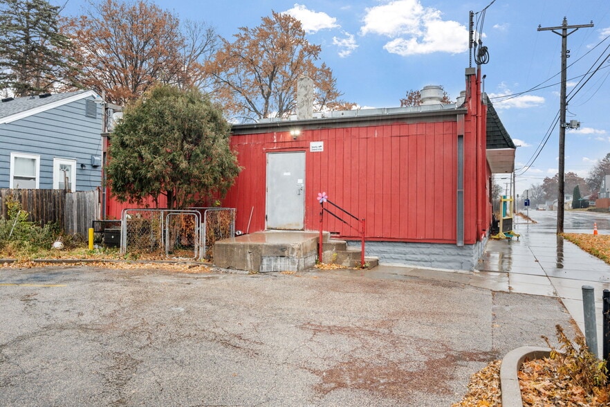 More Photos Of 5554 34th Ave S, Minneapolis Restaurant For Sale