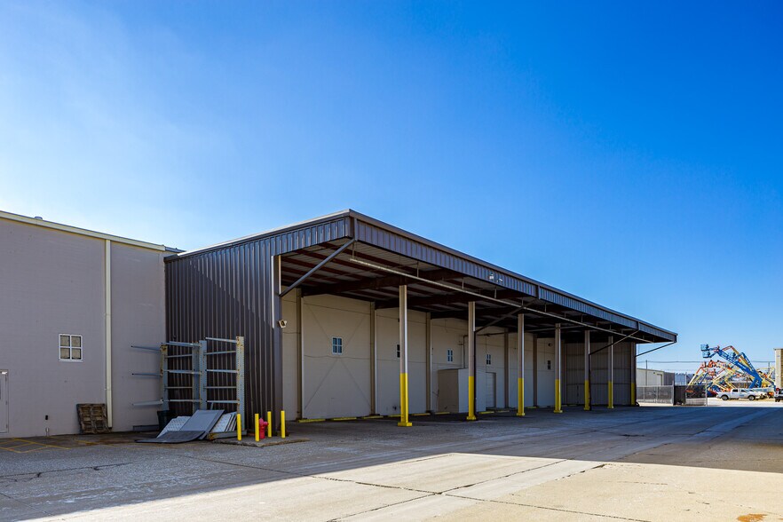 More Photos Of 4810 Crittenden Dr, Louisville Unknown For Lease