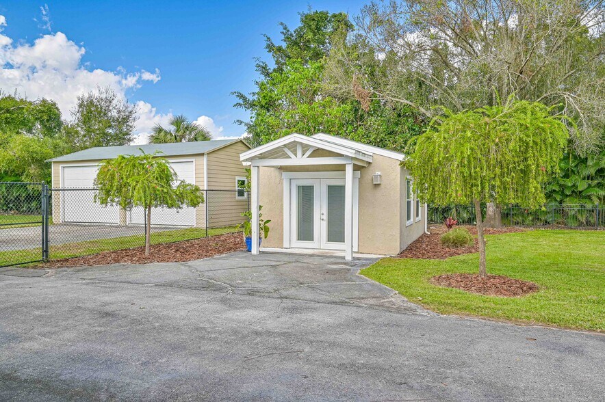 More Photos Of 4240 Ellis Rd, Fort Myers Apartments For Sale