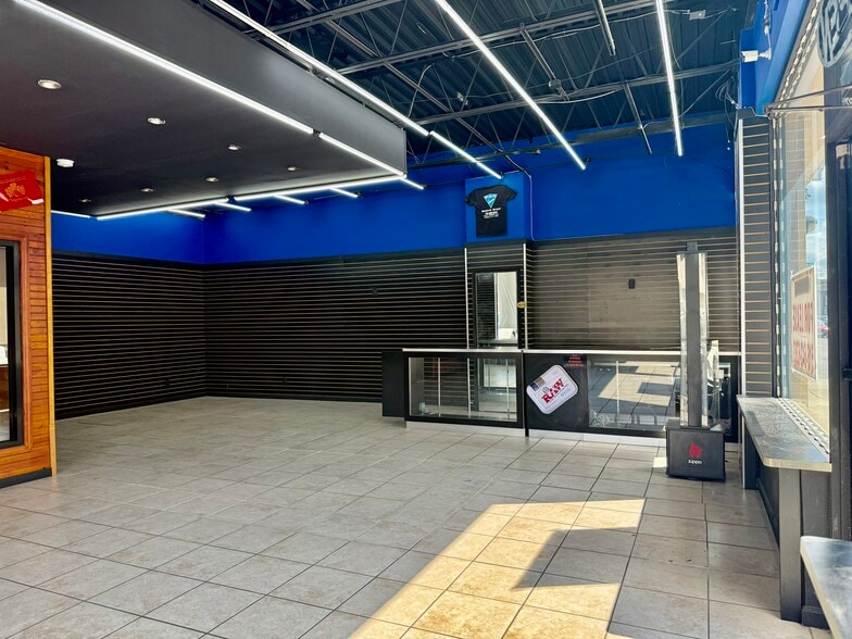 More Photos Of 234 Jericho Tpke, Mineola Storefront Retail Office For Lease