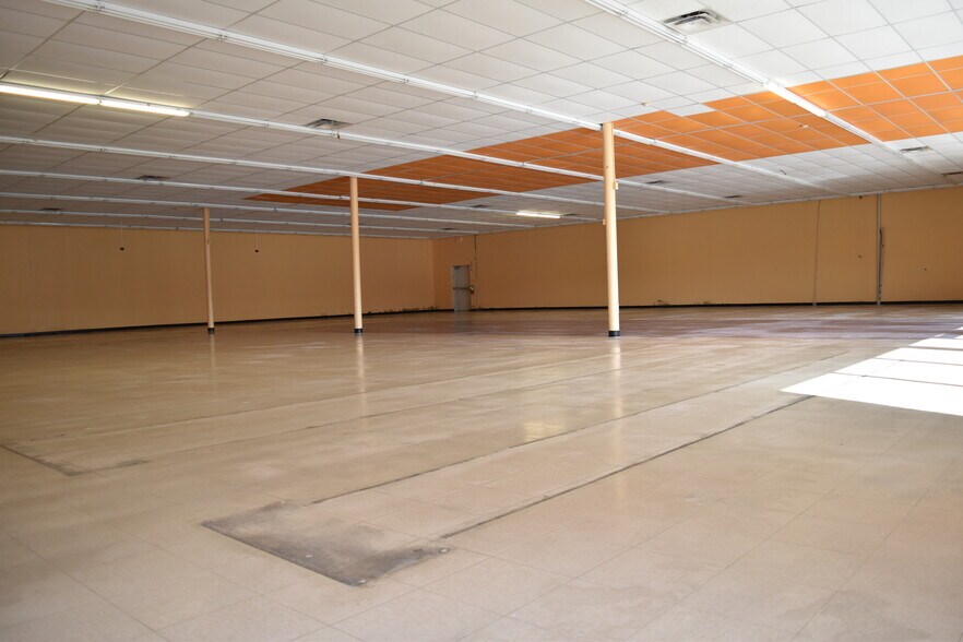 More Photos Of 615 S Walnut St, Pamplico Freestanding For Lease