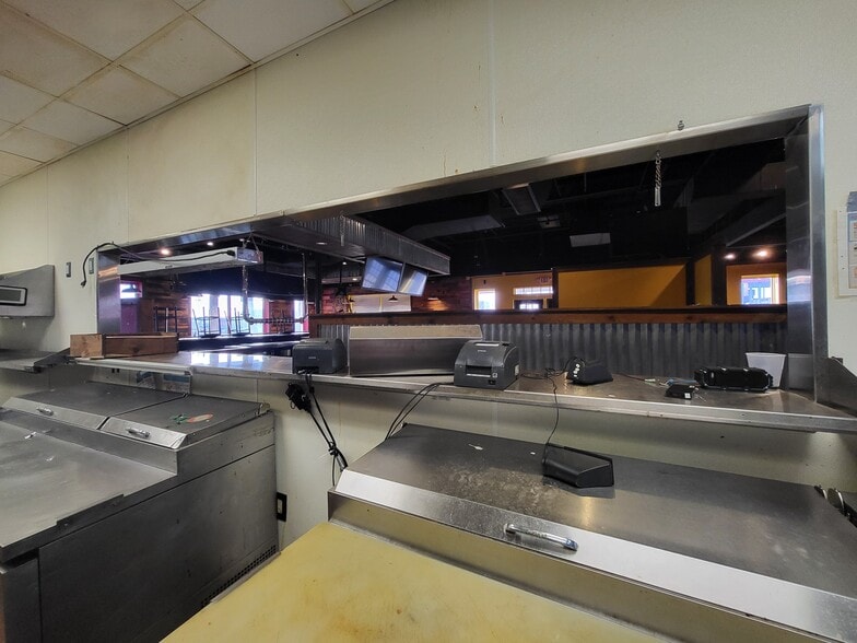 More Photos Of 3607 S Range Line Rd, Joplin Restaurant For Lease