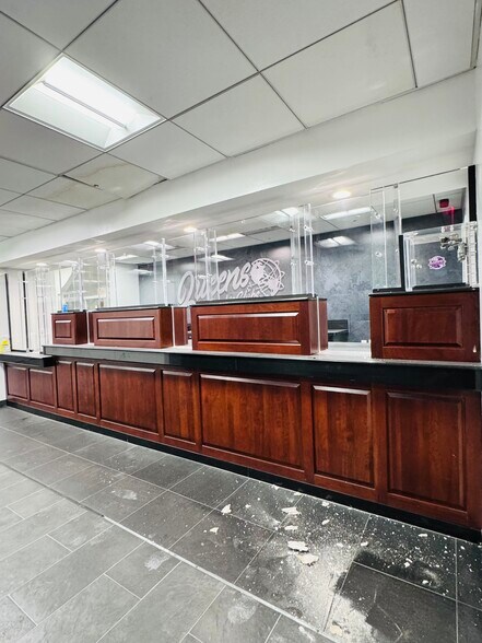 More Photos Of 30-75 Steinway St, Astoria Bank For Sale
