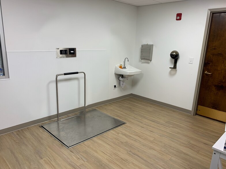 More Photos Of 2724 Warm Springs Rd, Columbus Medical For Lease