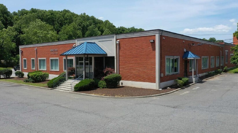More Photos Of 1000 Robins Rd, Lynchburg Manufacturing For Lease