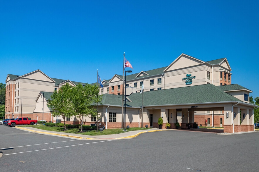 More Photos Of 2501 Neabsco Common Pl, Woodbridge General Retail For Sale