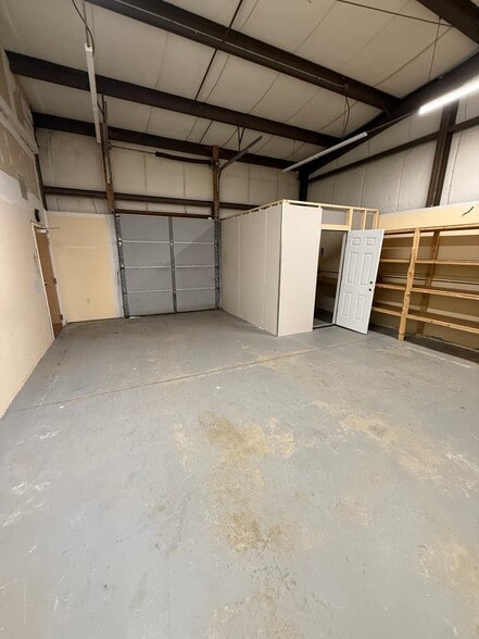More Photos Of 317 Brooks St, Worcester Warehouse For Lease