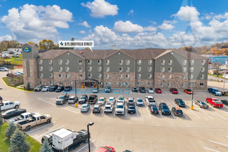 More Photos Of 975 Sheffield St, Washington Hotel For Sale