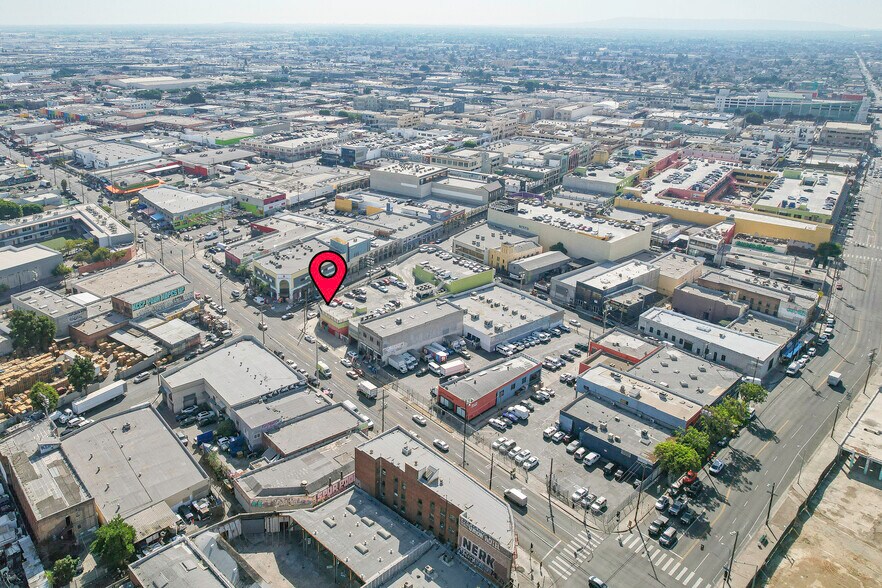 More Photos Of 921 Crocker St, Los Angeles Storefront Retail Office For Sale