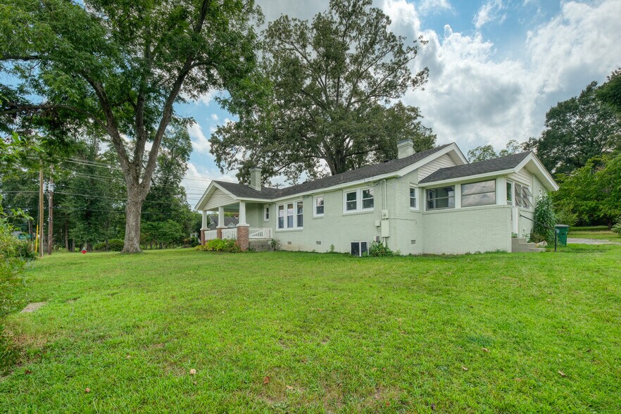 More Photos Of 402 W Main St, Williamston Medical For Sale
