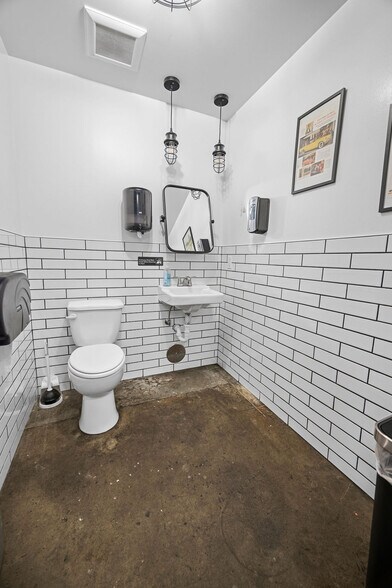 More Photos Of 1589 W Victory Way, Craig Flex For Sale