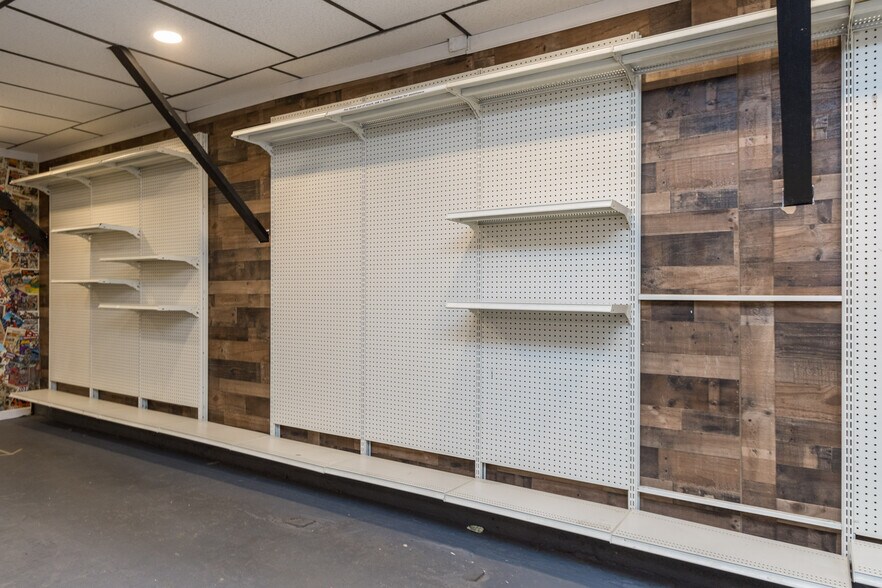 More Photos Of 54 W Baltimore St, Taneytown Storefront For Lease