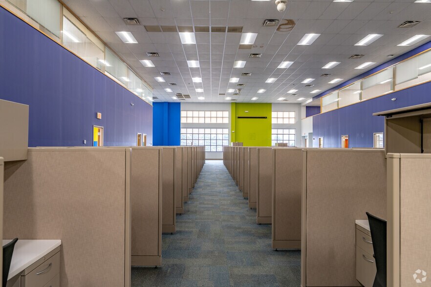 More Photos Of 26 Steele Ave, Arcade Office For Sale