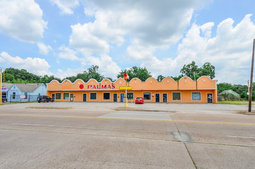 More Photos Of 7645-7661 Park Place Blvd, Houston Restaurant For Sale