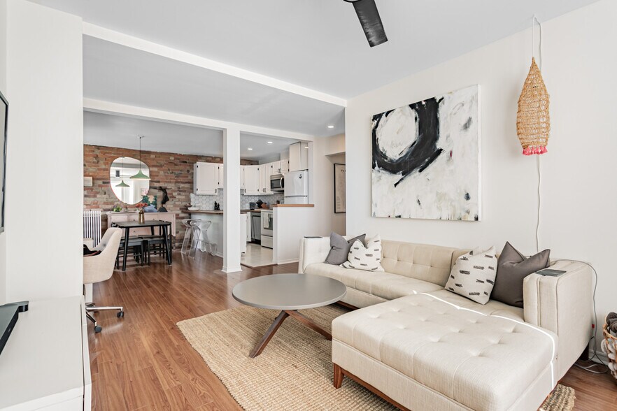 More Photos Of 164 Sunnyside Av, Toronto Multifamily For Sale