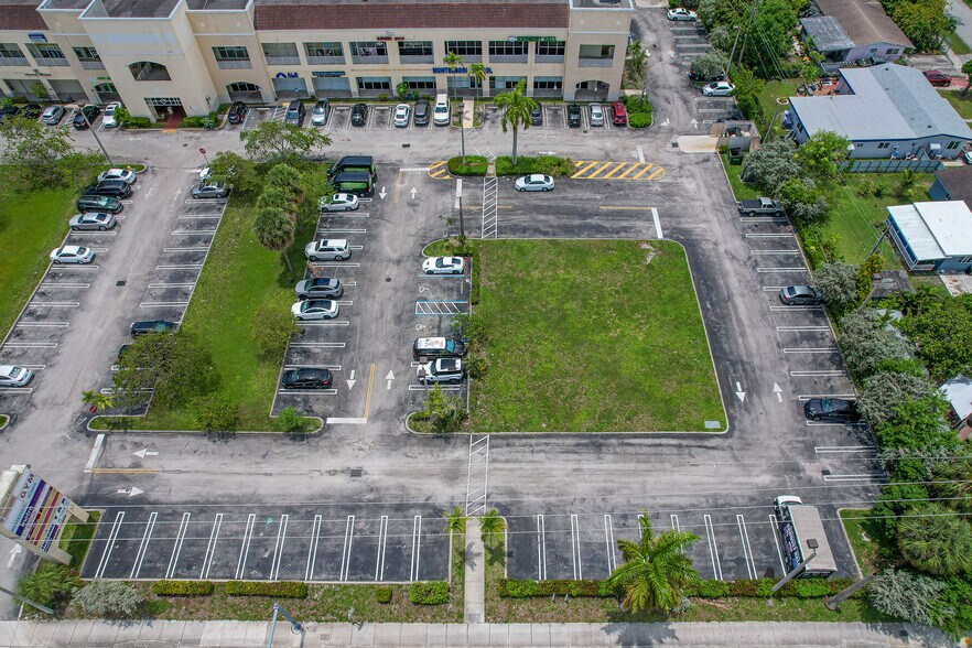 More Photos Of 4880-4898 NW 183rd - Outparcel st, Miami Gardens Land For Lease