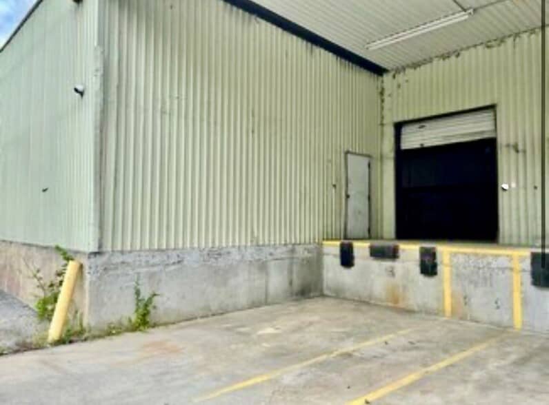 More Photos Of 3507 S Holden Rd, Greensboro Unknown For Lease
