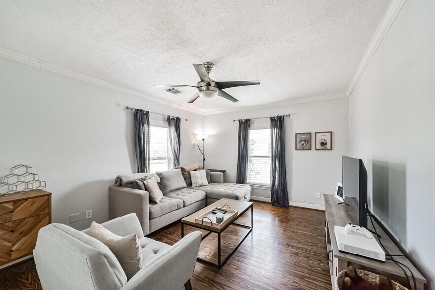More Photos Of 543 Studewood St, Houston Specialty For Sale