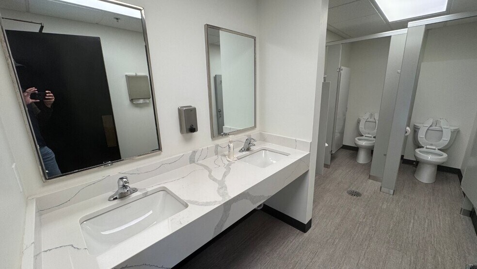 More Photos Of 1750 E Main St, St Charles Office For Sale