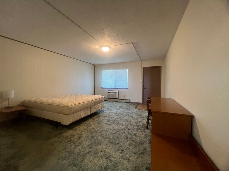 More Photos Of 2010 E Main St, Lamoni Hotel For Sale