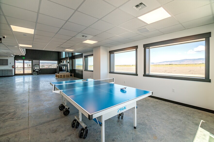 More Photos Of 1111 W Bowers Road, Ellensburg Airplane Hangar For Lease