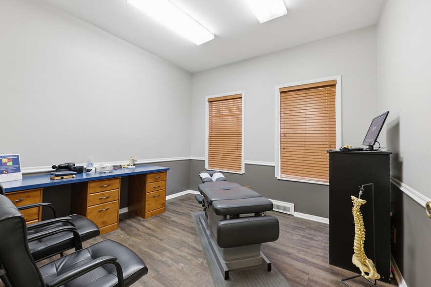 More Photos Of 104 W William St, Delaware Medical For Sale