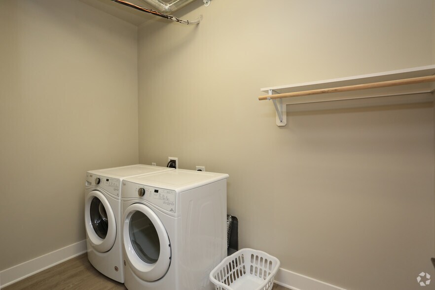 More Photos Of 4175 N Oakland Ave, Shorewood Multifamily For Sale